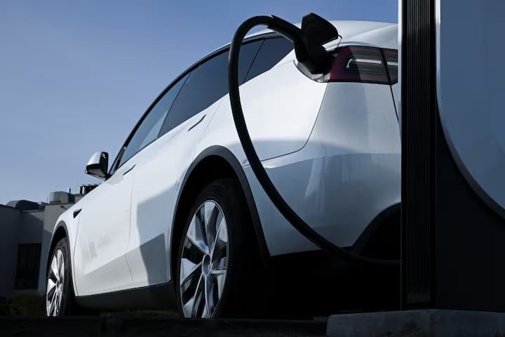 Govt pushes to scale up EV adoption