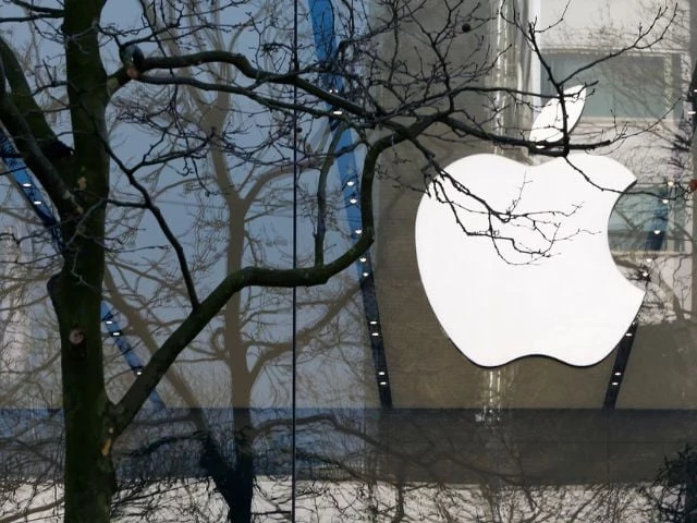 an apple logo is seen at the entrance of an apple store in downtown brussels belgium march 10 2016 photo reuters