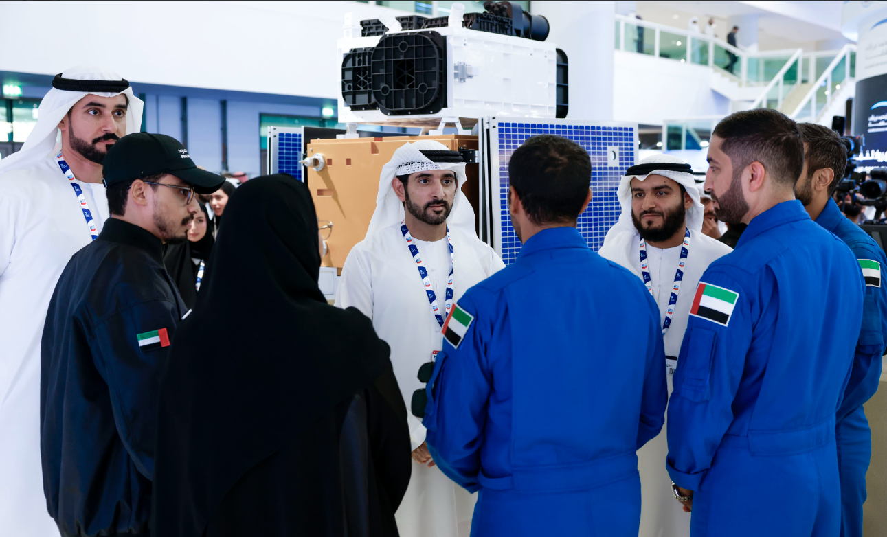 Hamdan bin Mohammed Visits the UAE Space Agency’s Booth at Dubai Airshow - UAE