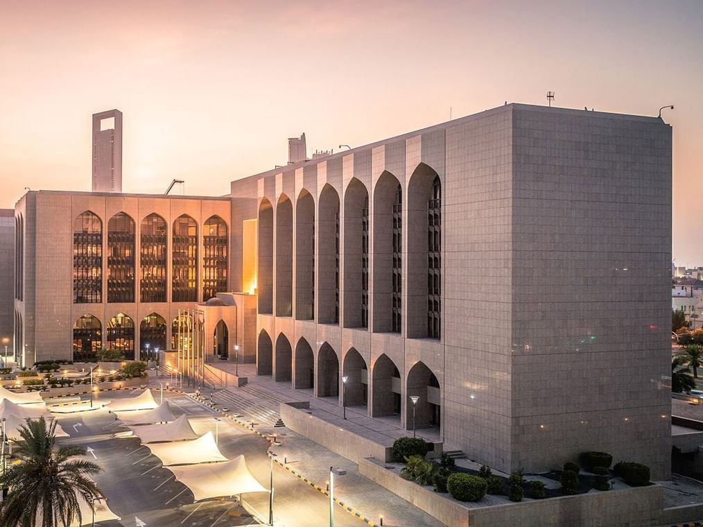 CBUAE Revokes Licence of 'Omda Exchange', Imposes fine of AED10 Million - UAE