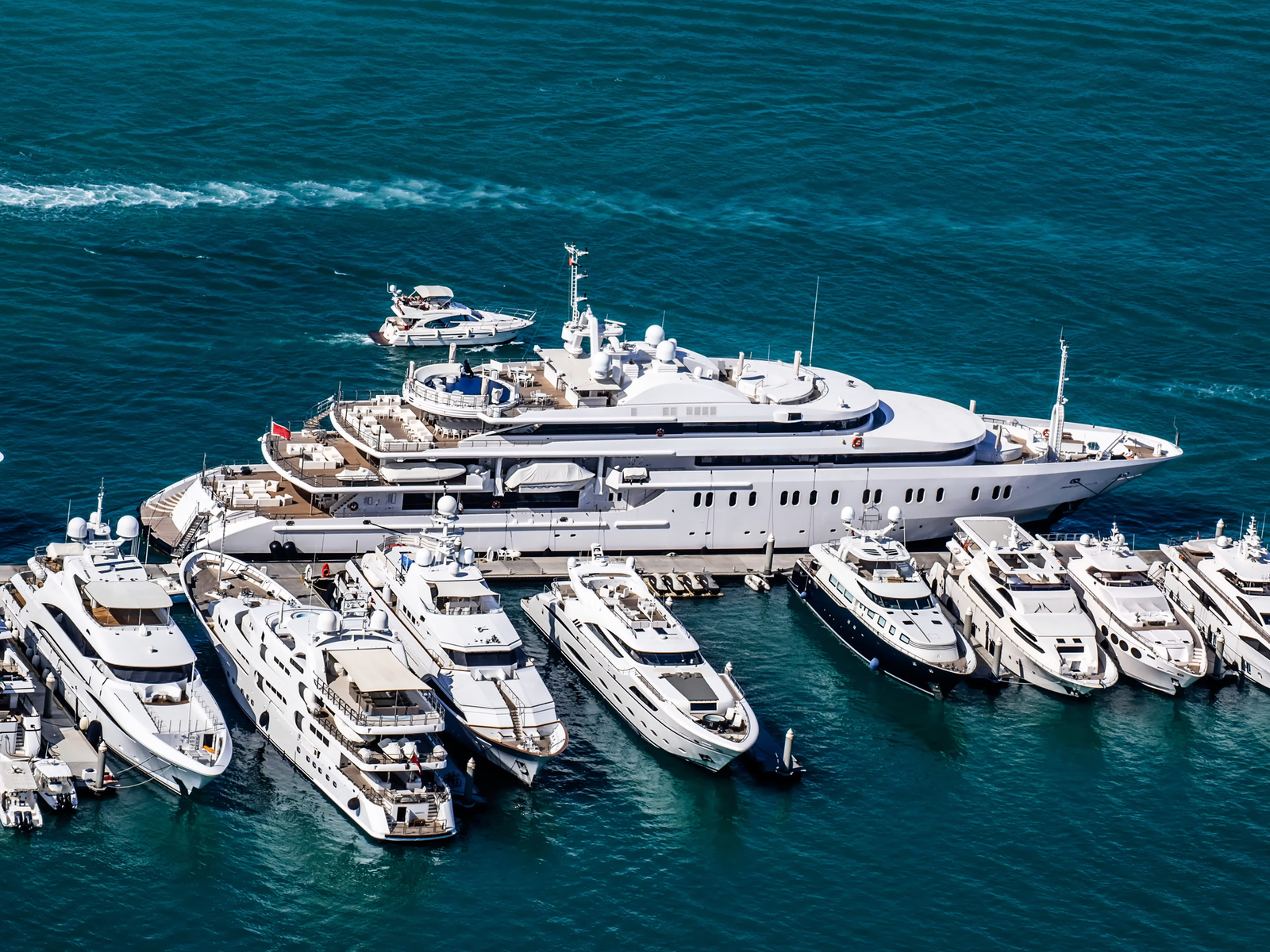 UAE Streamlines Travel Protocols for Foreign Yachts Between Abu Dhabi and Dubai - UAE