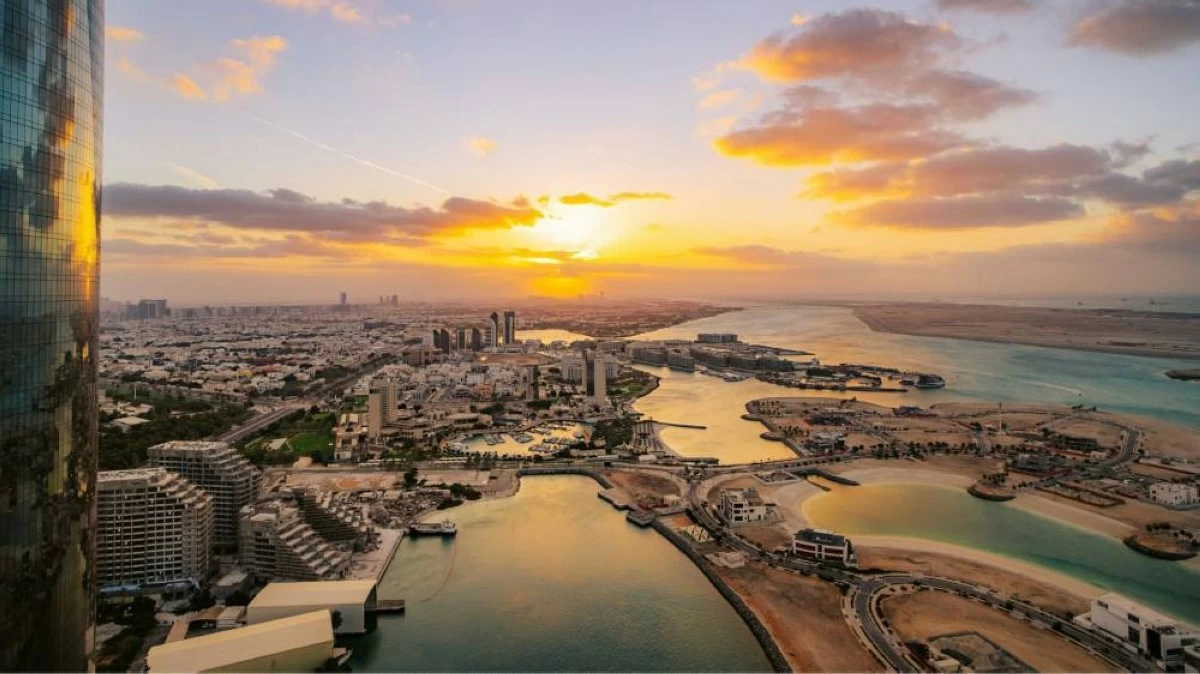 Abu Dhabi (pictured) is seeing a temperature range of 44°C – 27°C today. Picture credit: Unsplash