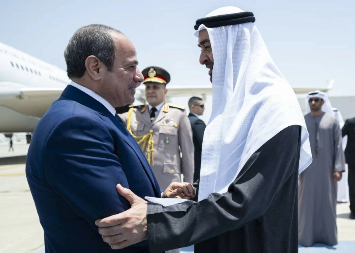 UAE President His Highness Sheikh Mohamed bin Zayed Al Nahyan received His Excellency Abdel Fattah El-Sisi, President of the Arab Republic of Egypt, who is on a fraternal visit to the UAE.