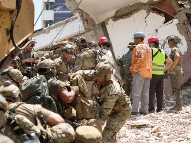 members of the us air force 21st special tactics squadron work alongside venezuelan military police in tanaguarena la guaira state venezuela photo reuters